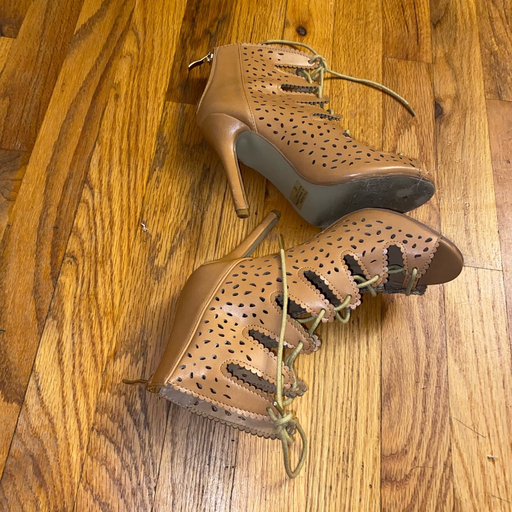 Open toe booties - Picture 3 of 5